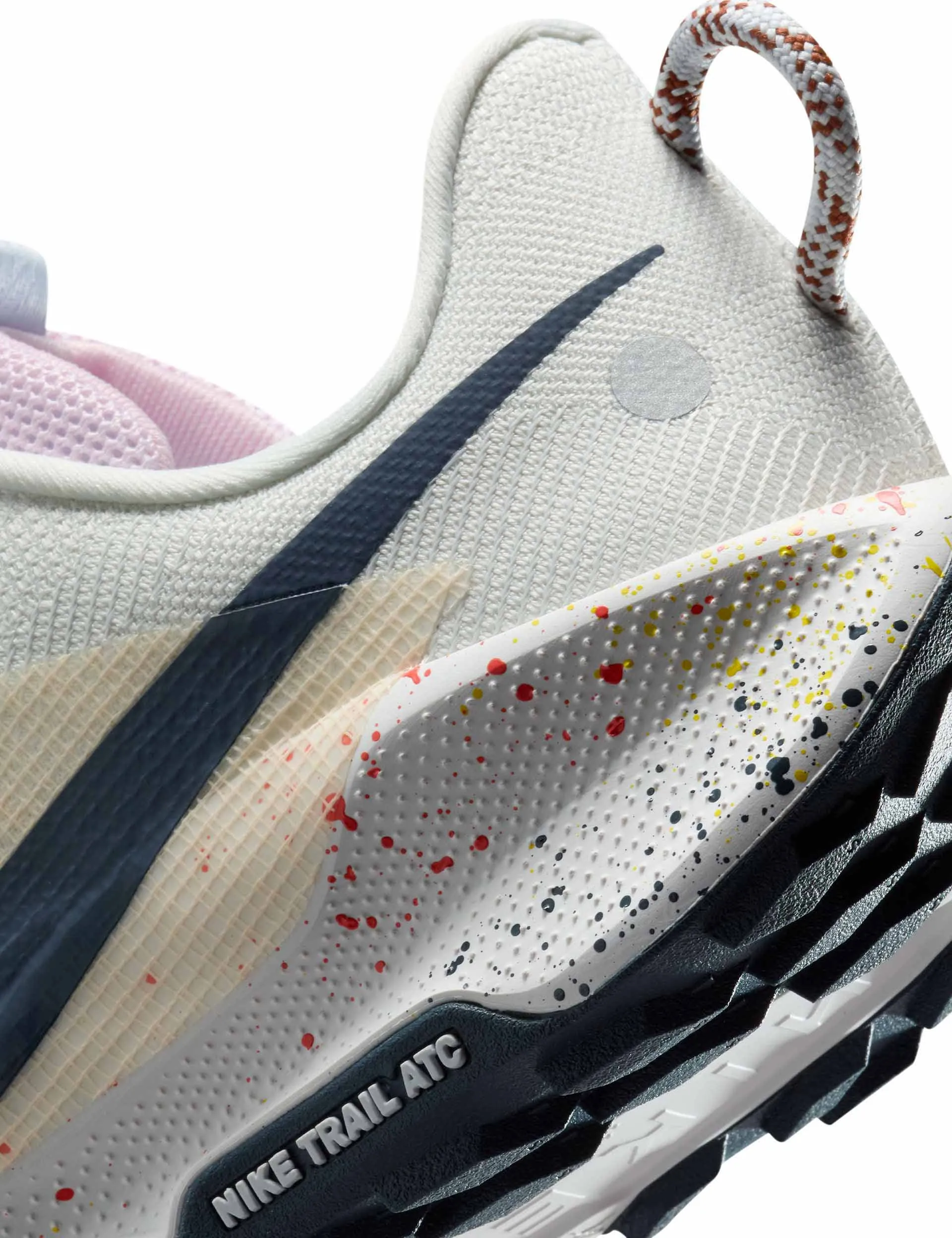 Pegasus Trail 5 Shoes - Summit White/Armory Navy/Football Grey rock - climbing running shoes