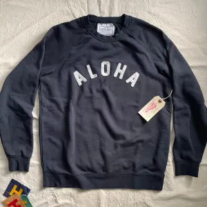 Easy to store Wool Mens Raglan Fleece Navy x Ivory Aloha applique