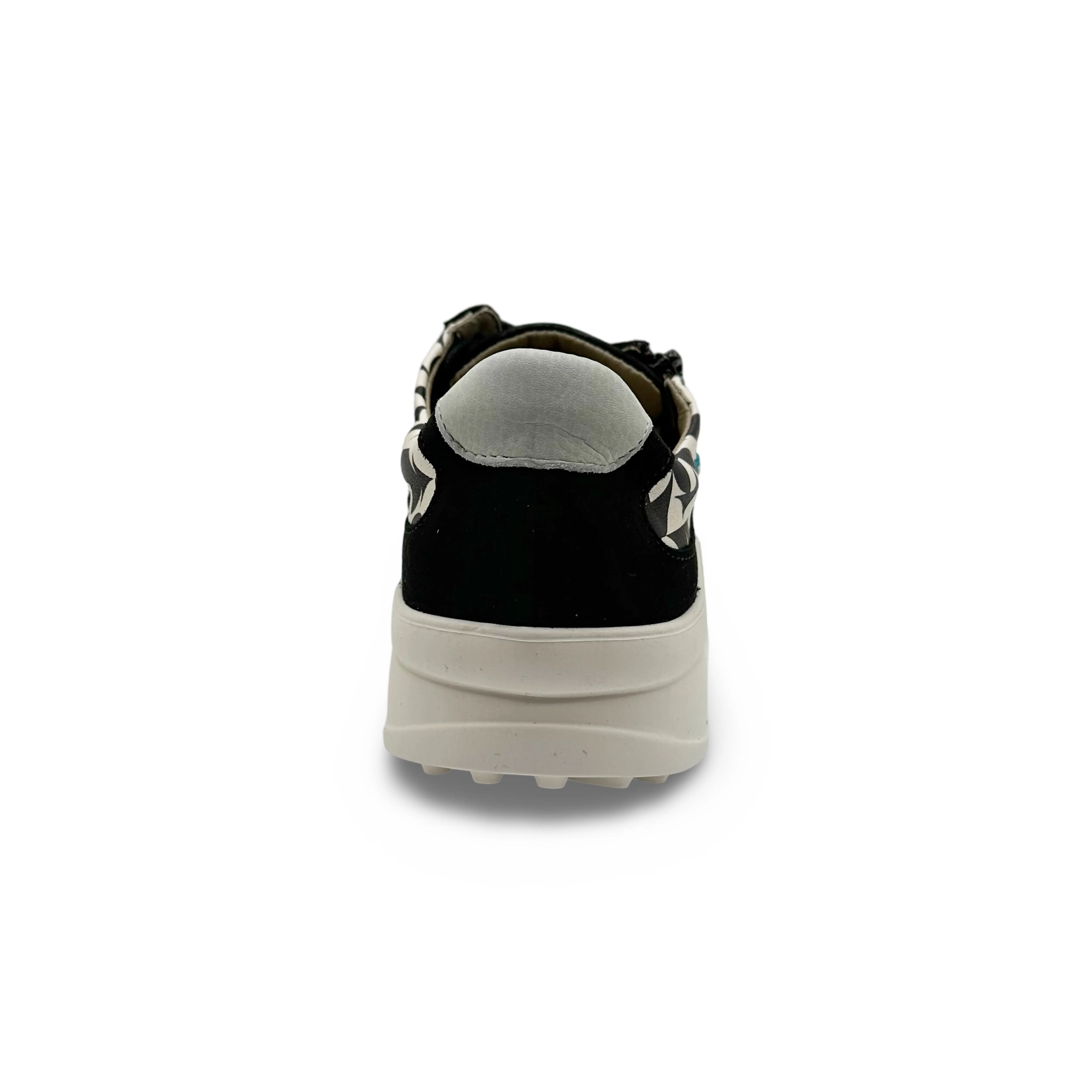 Trendy DAPHNE Black & White Sneaker