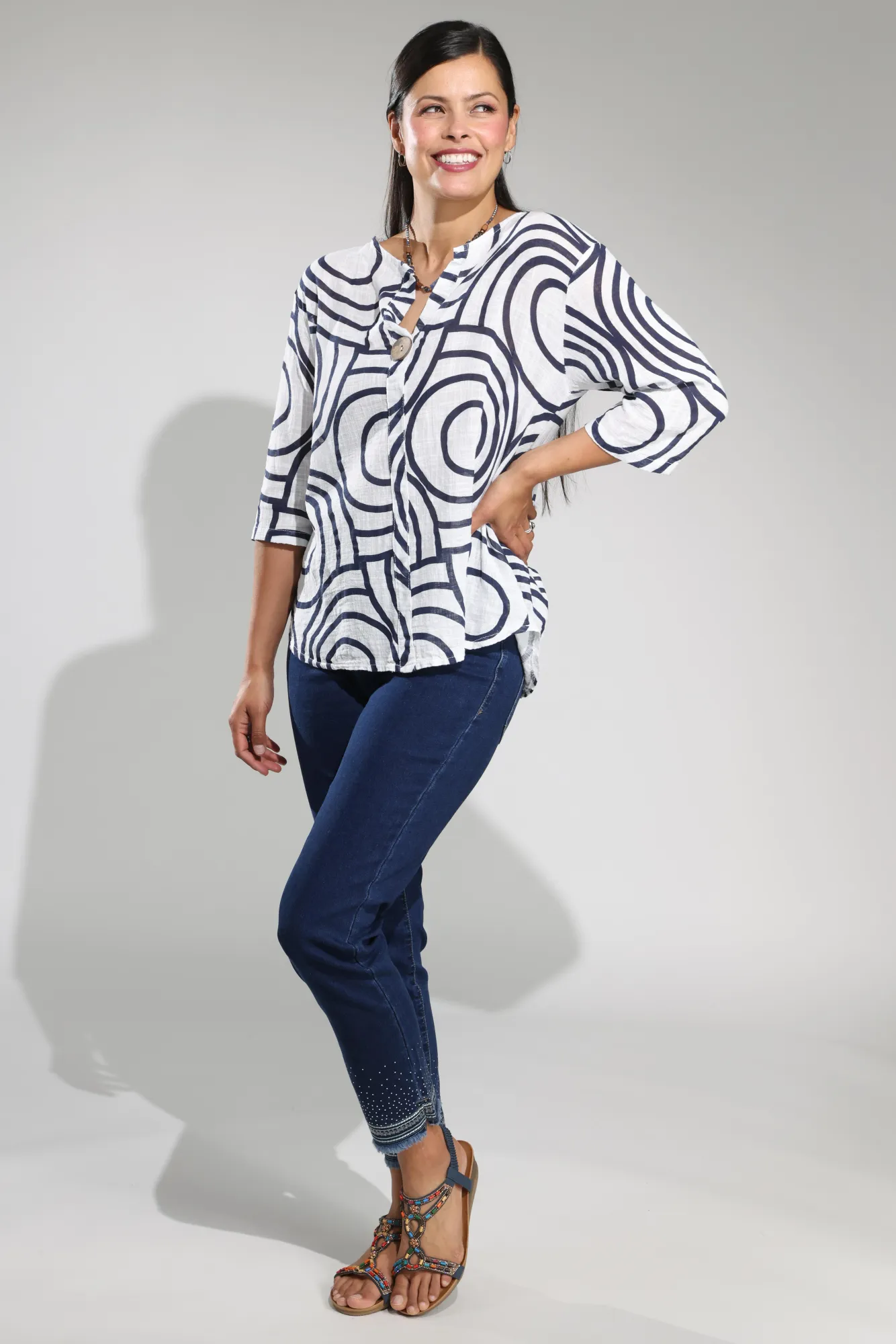 Pull on Wonder Denim Capri Jeans | DARK INDIGO | 6624A1 Perfectly Relaxed Ergonomic Cut