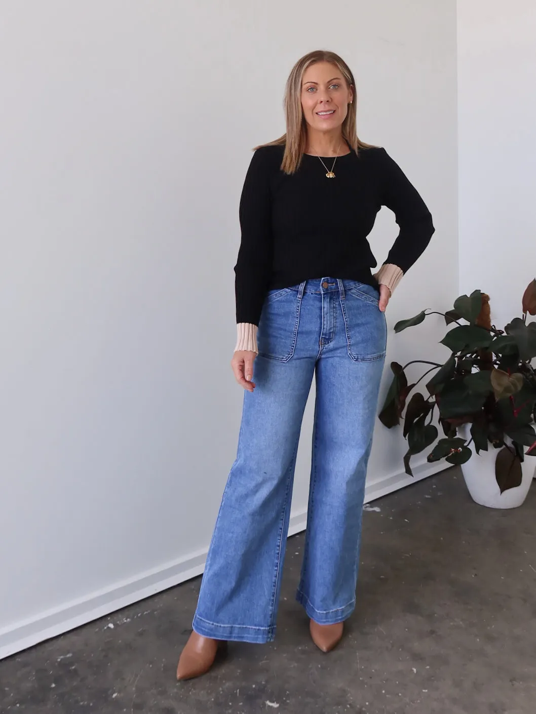 Quincy Jeans Minimalist Style Holiday Vibes Weekend Warrior