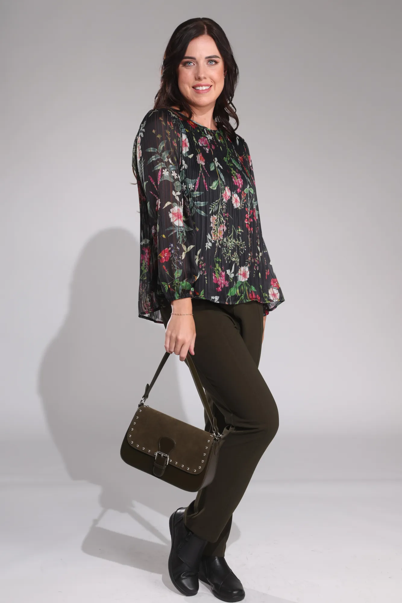 Short pull on Stretch Crepe Pants | OLIVE | 8222B1 CompressionFitFabric