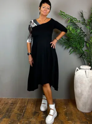 Comfy Shape Contrast Sleeve A-Line Dress - RARE