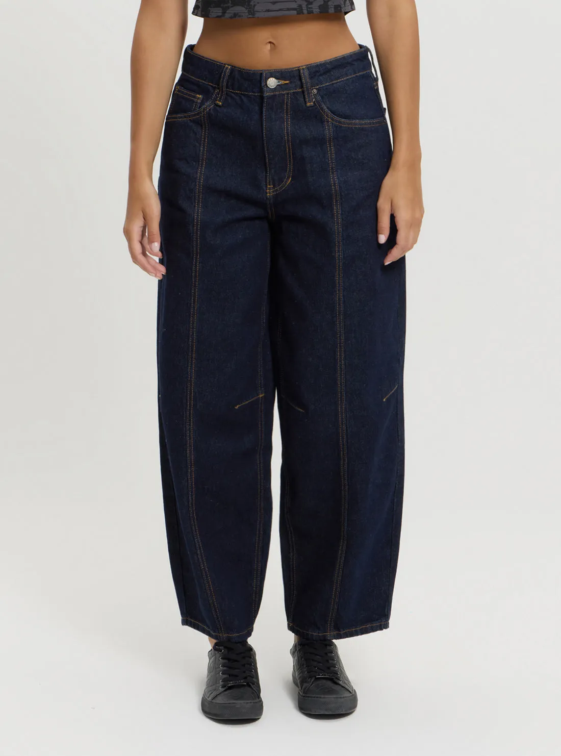 Reliable Fit Cool Essential Guess Originals Black Tapered Baggy Jeans