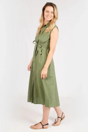 Moment Light Feminine Layers Sleeveless Button Down Dress