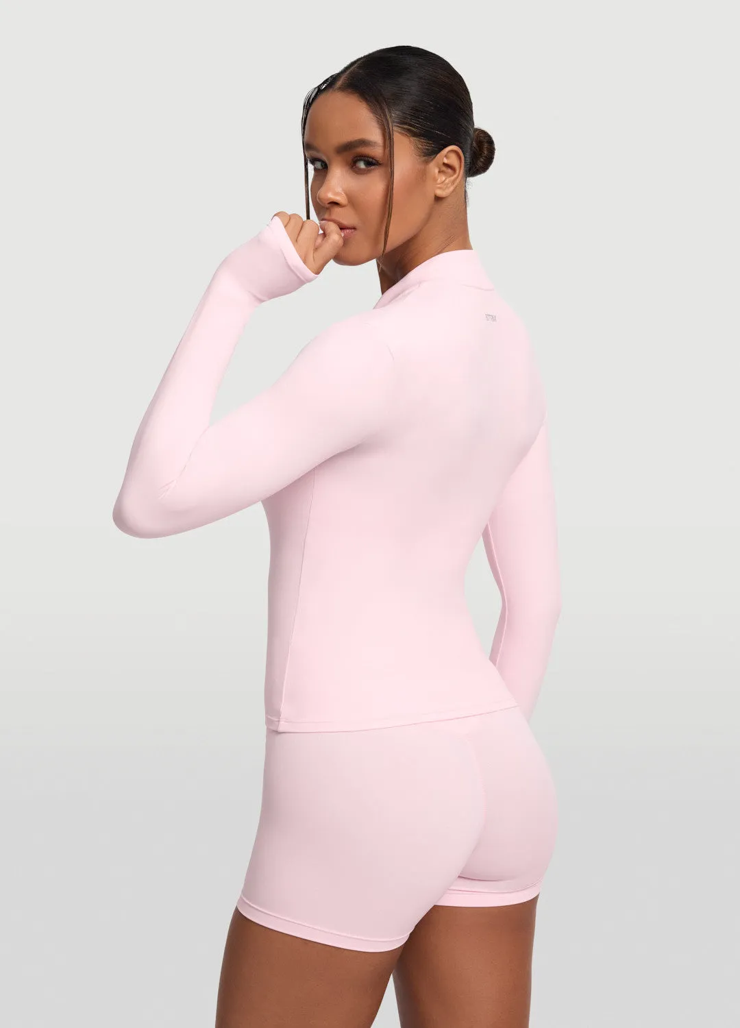 Sleek Zip-Up Long Sleeve Jacket Moisture Management Technology