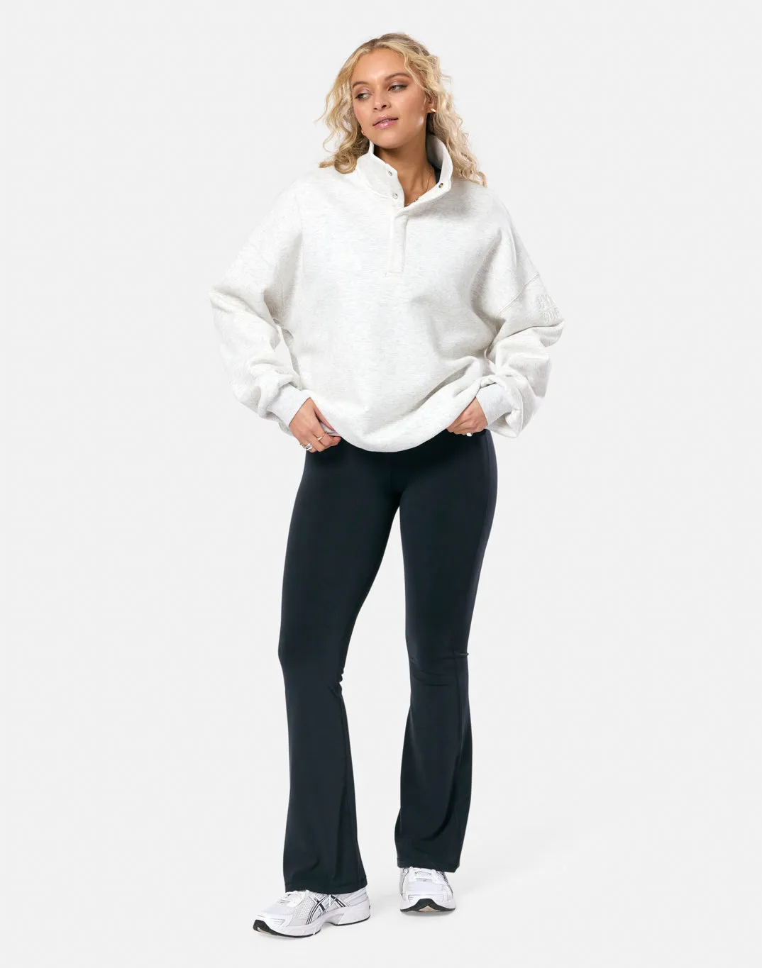 Relaxed Fit Snap Collar Sierra Sweatshirt in White Marl