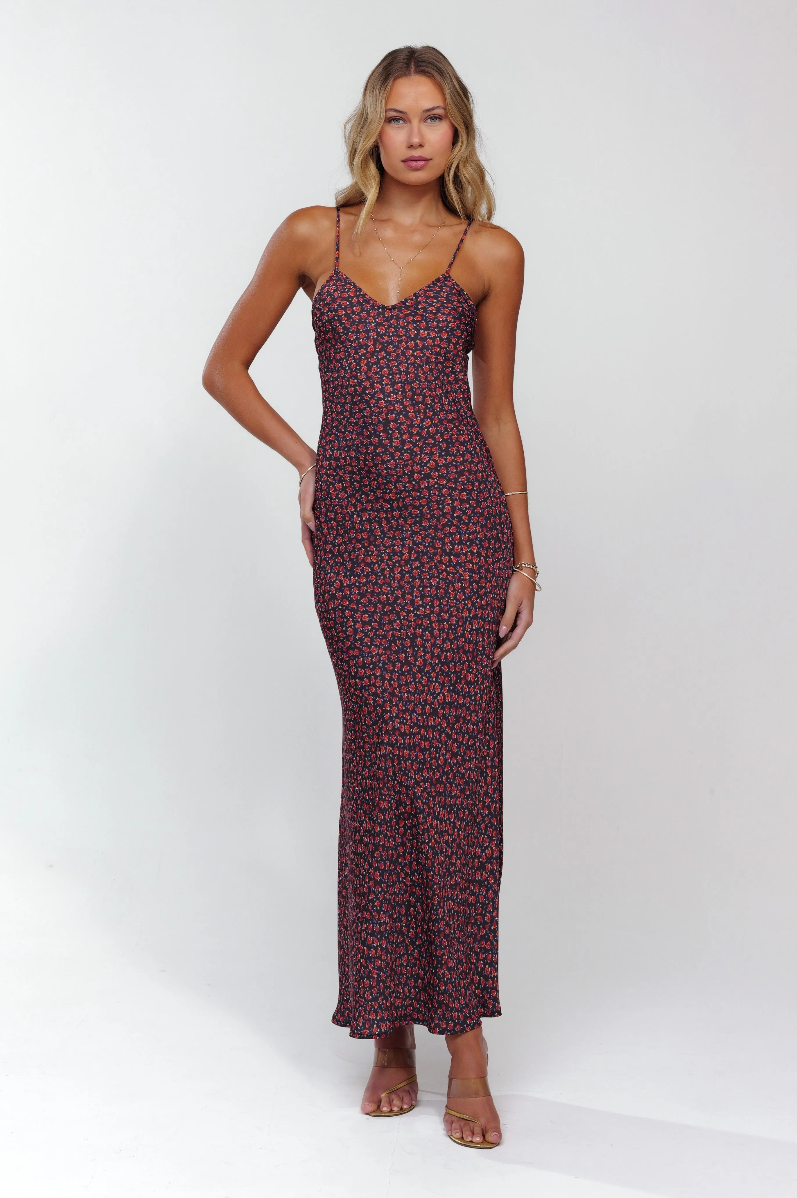 Micah Dress in Besos Textured Surface Perfect Fit Look