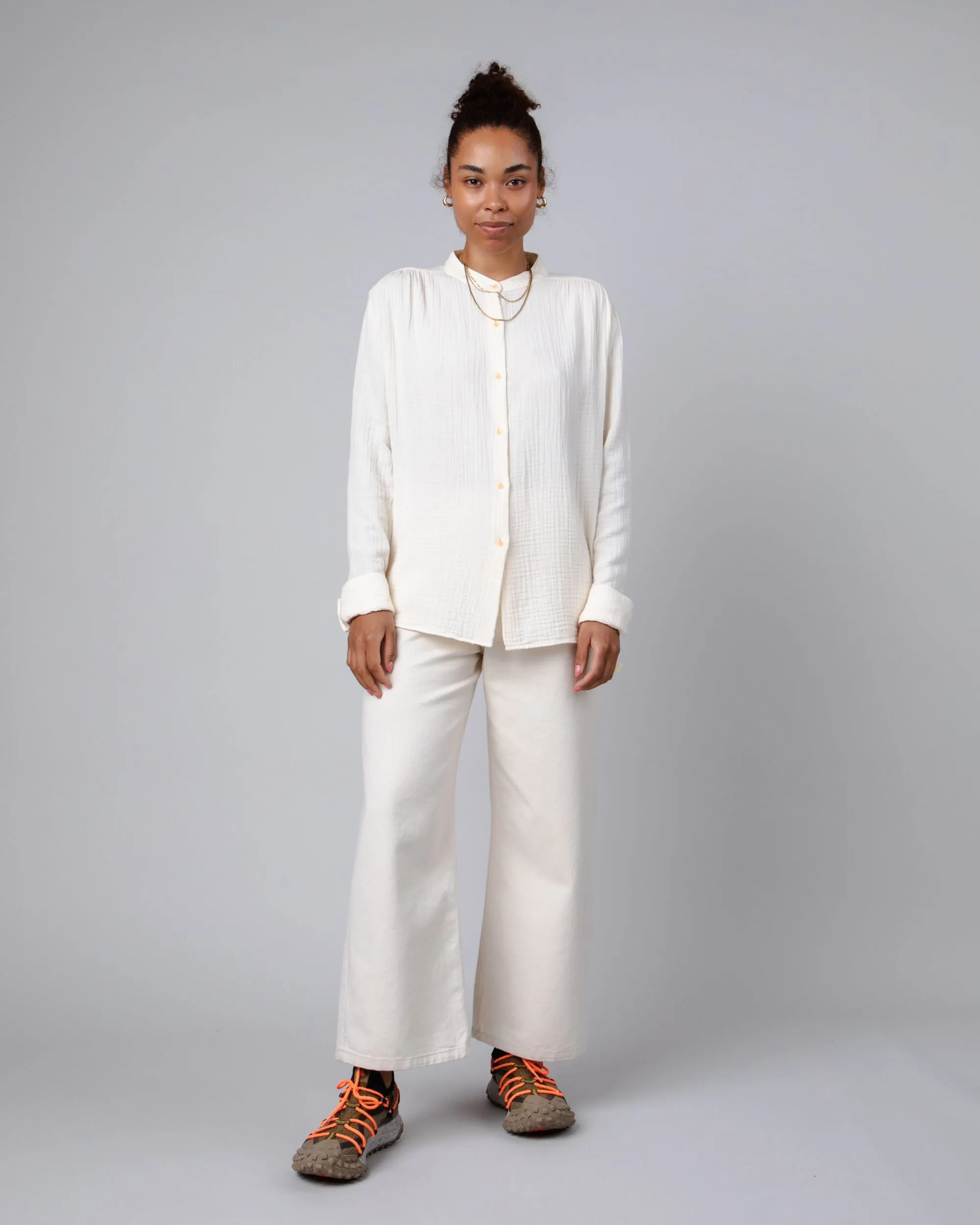 All-Purpose Wear Bubble Mao Blouse Ecru