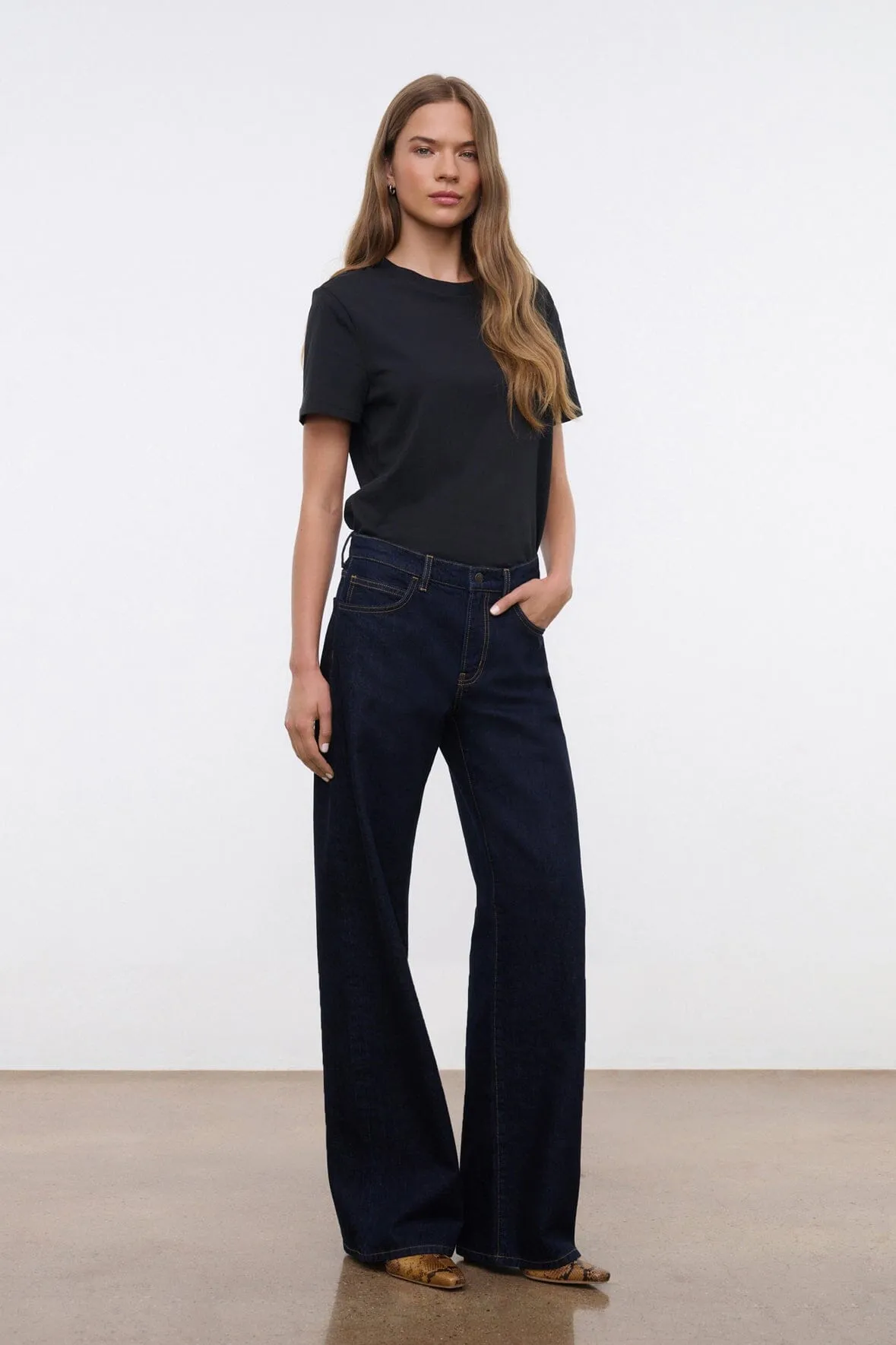 GUS RELAXED JEAN | INDIGO Textured Smart Casual Road Trip Sleek Fit