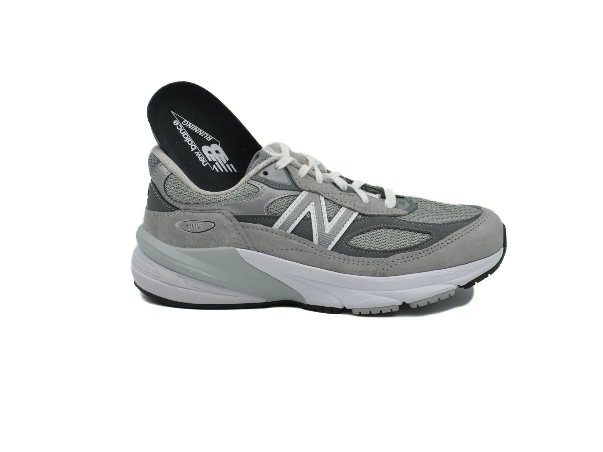 Sporty Look NEW BALANCE 990v6
