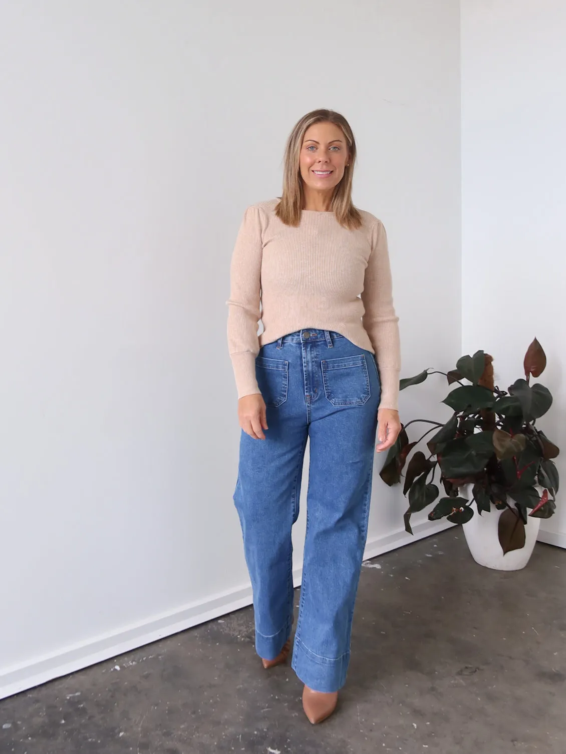 Bentley Jeans - Mid Blue Clean Aesthetic Daytime Look