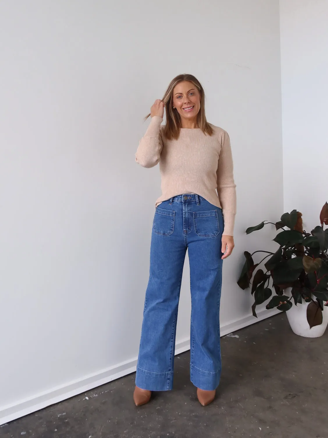 Bentley Jeans - Mid Blue Modern Weekend Style Urban Style