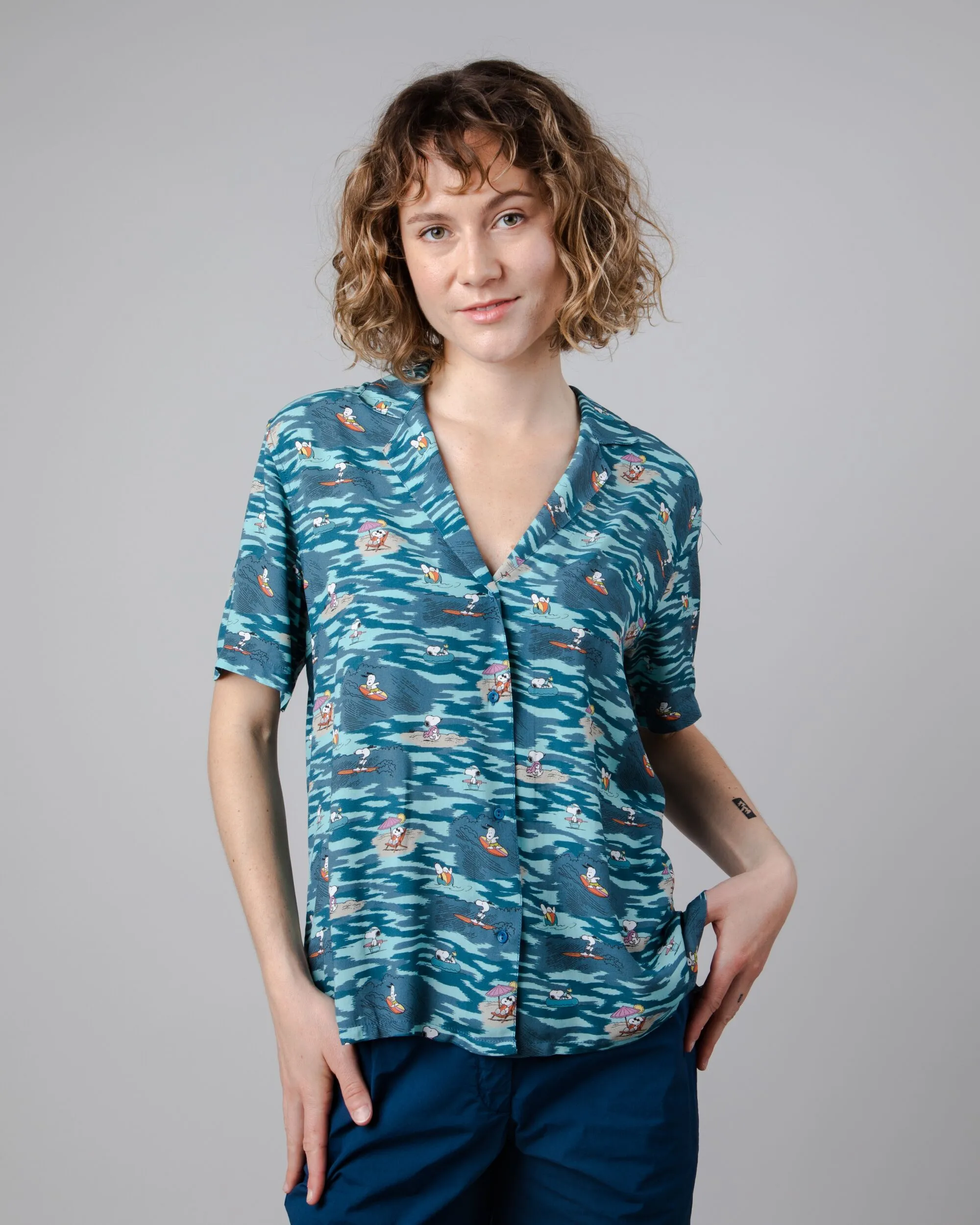 Peanuts Coast Aloha Blouse Blue All Day Flex SkinFriendlyFibers