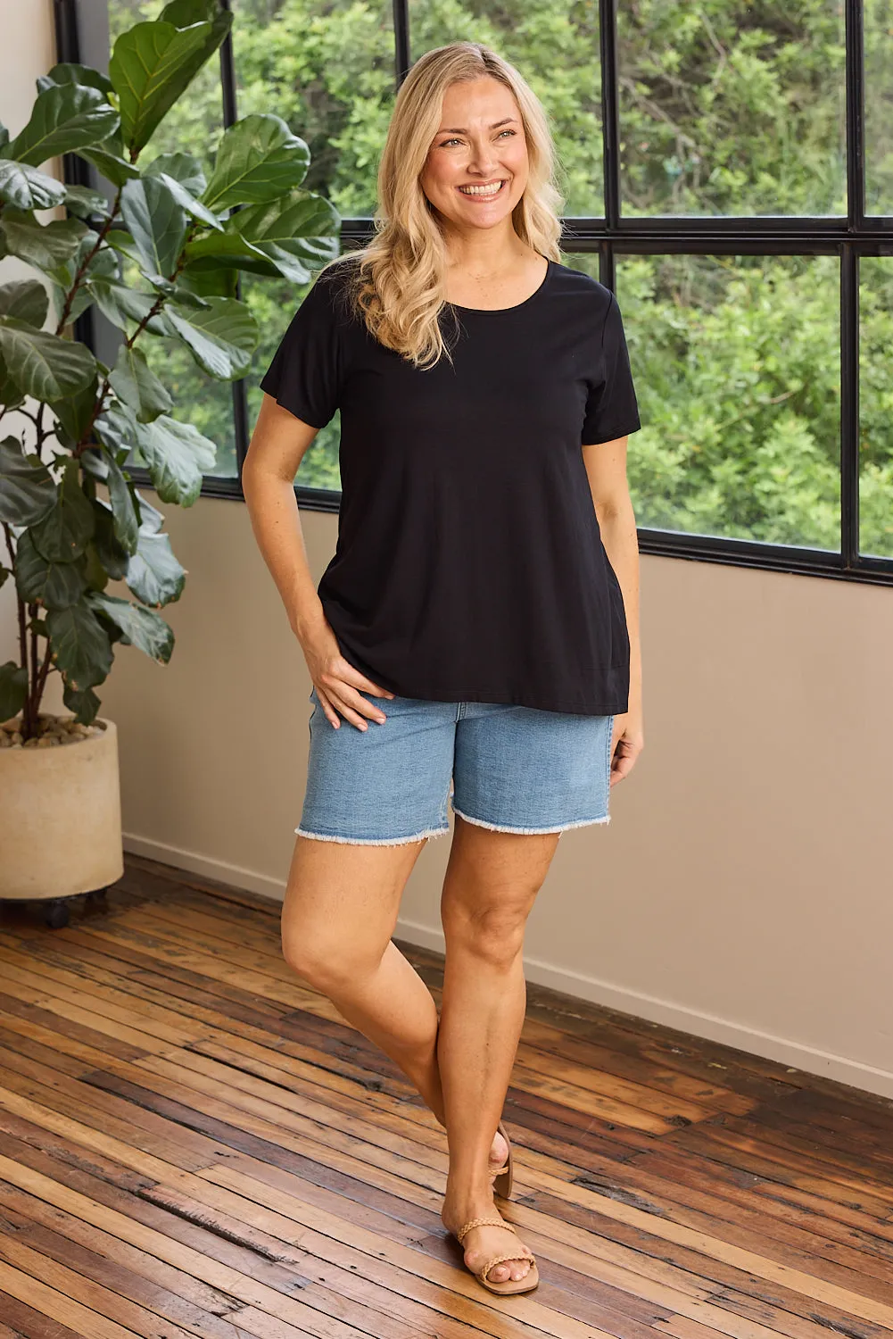 Comfy Fit Wear Work efficiency Swing Tee in Black