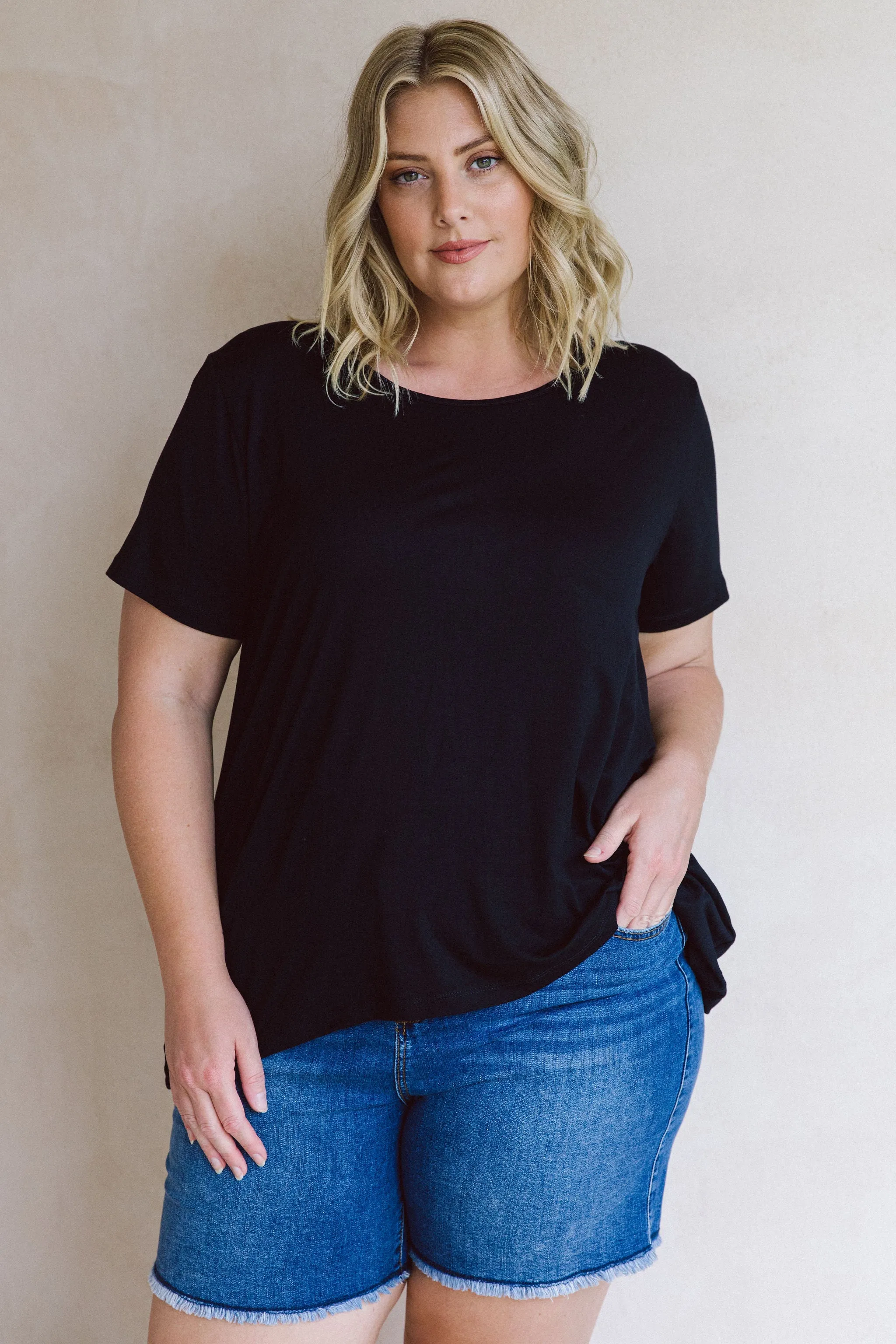 FunctionalPockets Swing Tee in Black