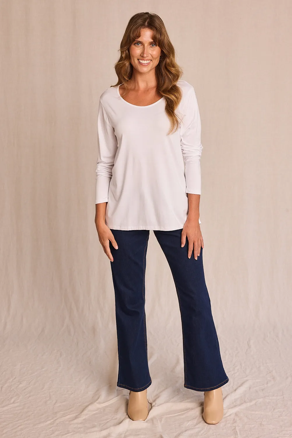 Long Sleeve Swing Tee in White Stylish Comfort