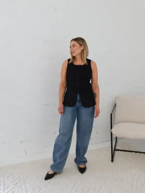 Atlas Barrel Jeans- Light Classic Beach Day Travel Outfit Traveler Gear Bold Look