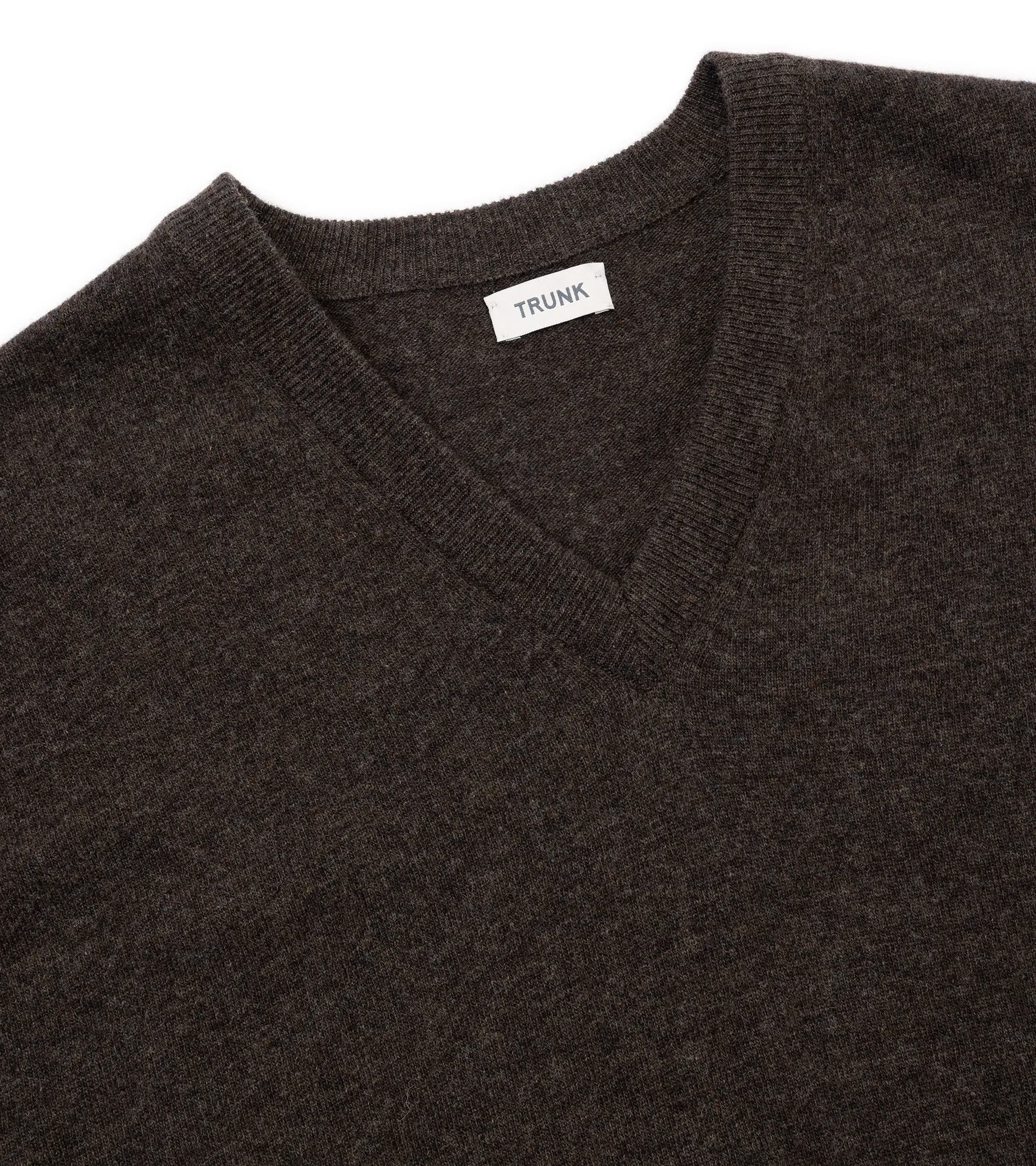 Timeless Blazer Trunk Walden Geelong V Neck Sweater: Brown