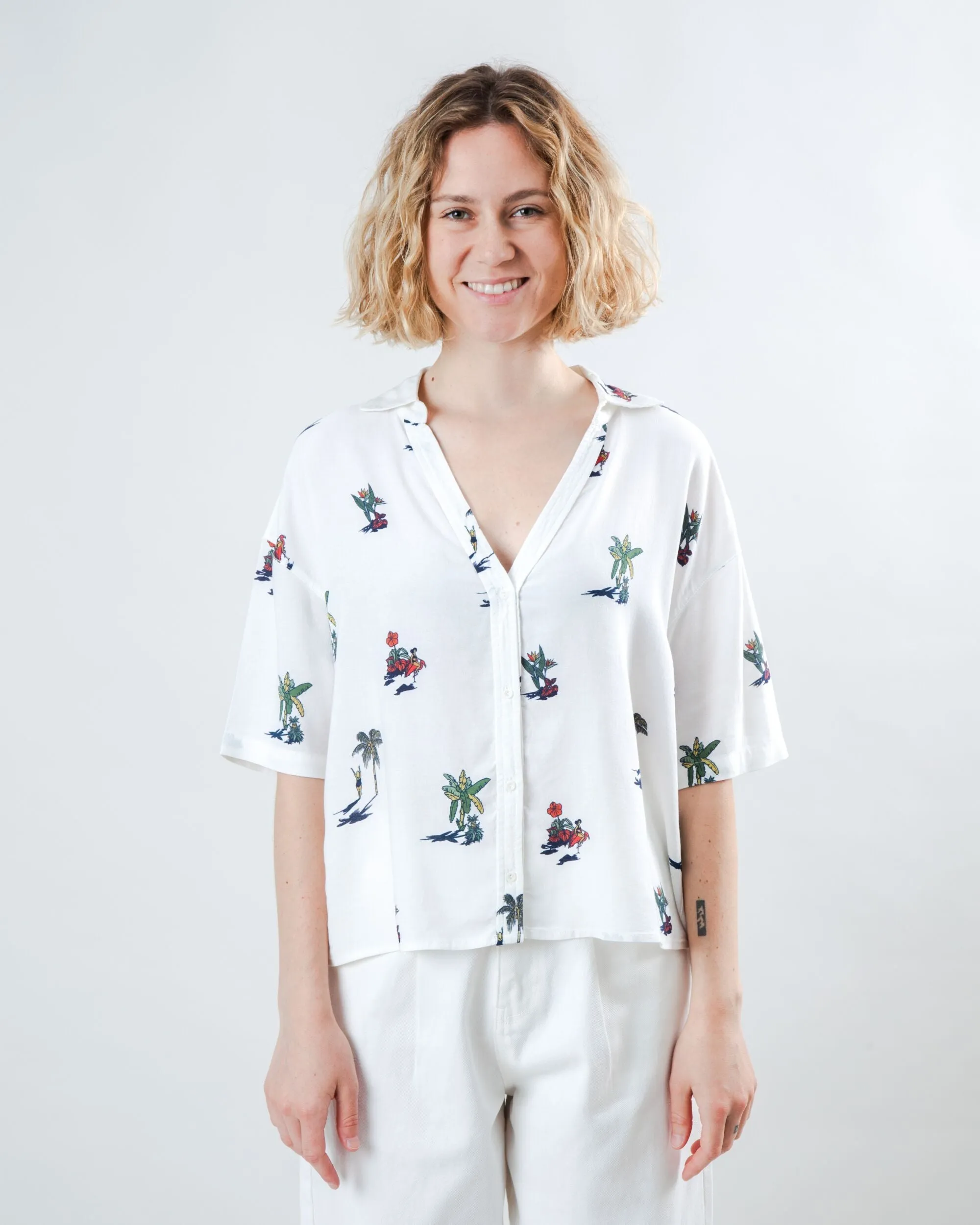 Breathable Performance Fit Helios Sun Cropped Blouse Ecru