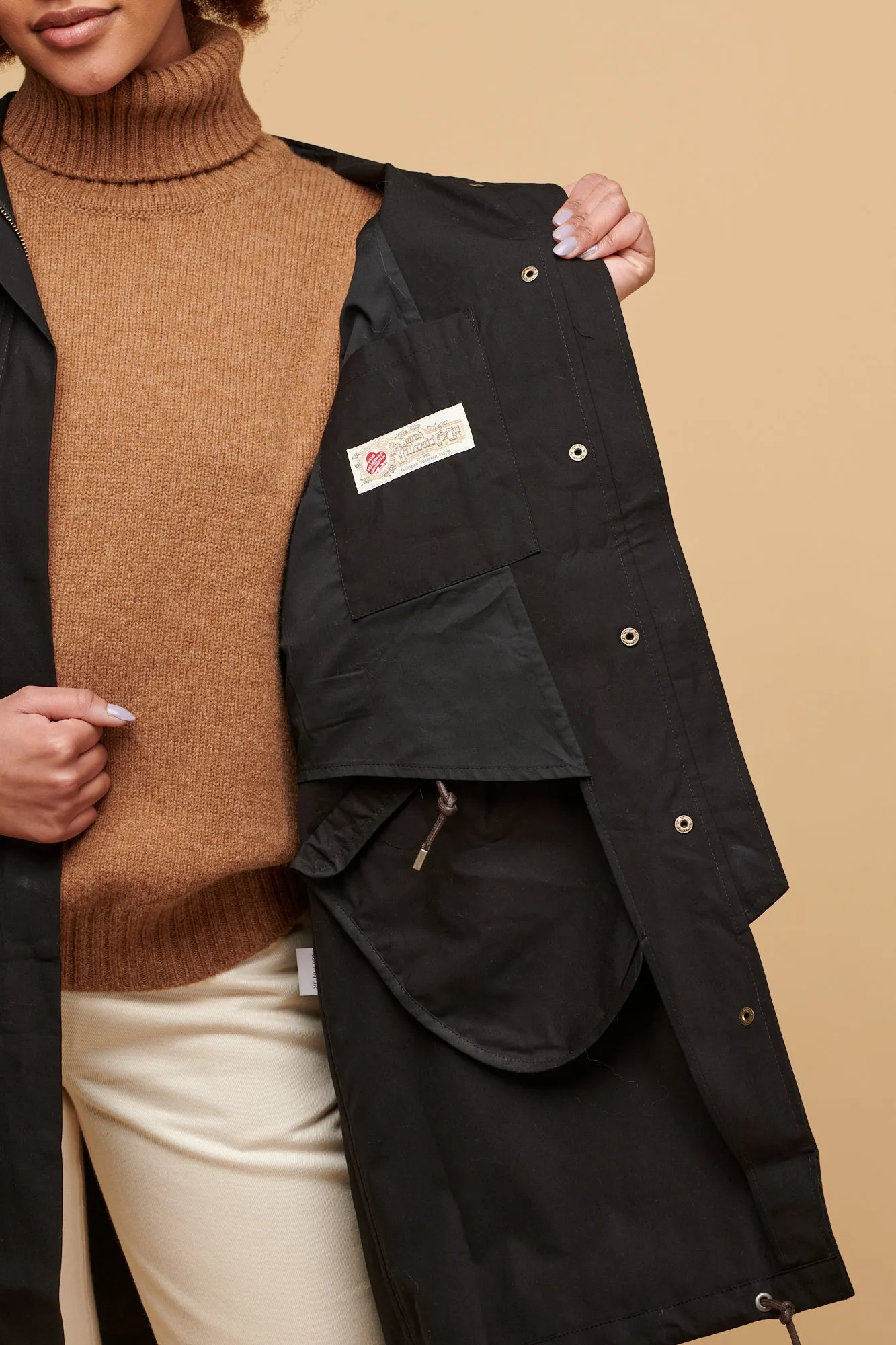 Women's Long Parka - Black ExpandableSideGussets