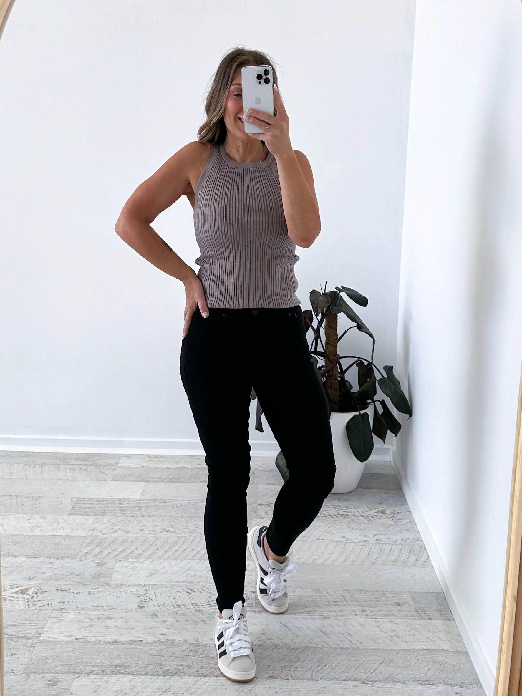 Alby Jeans - Black Core Layer Elegant Vibrant Textured