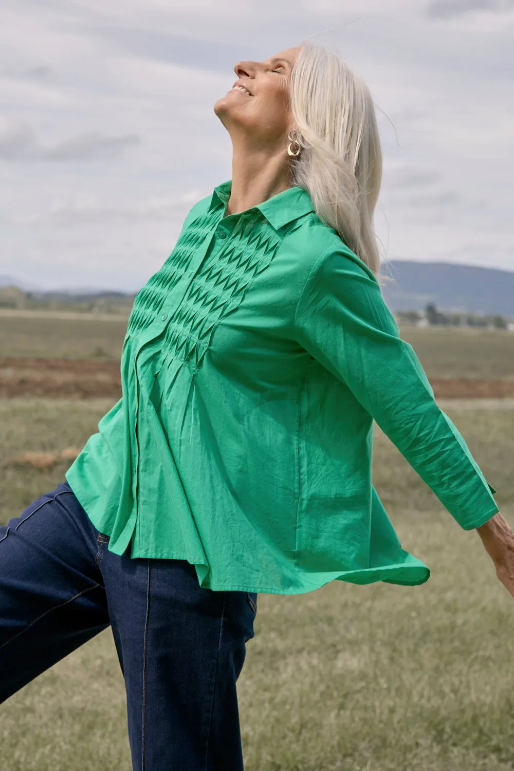 Vivienne Pintuck Blouse in Emerald Flexible Fit Design