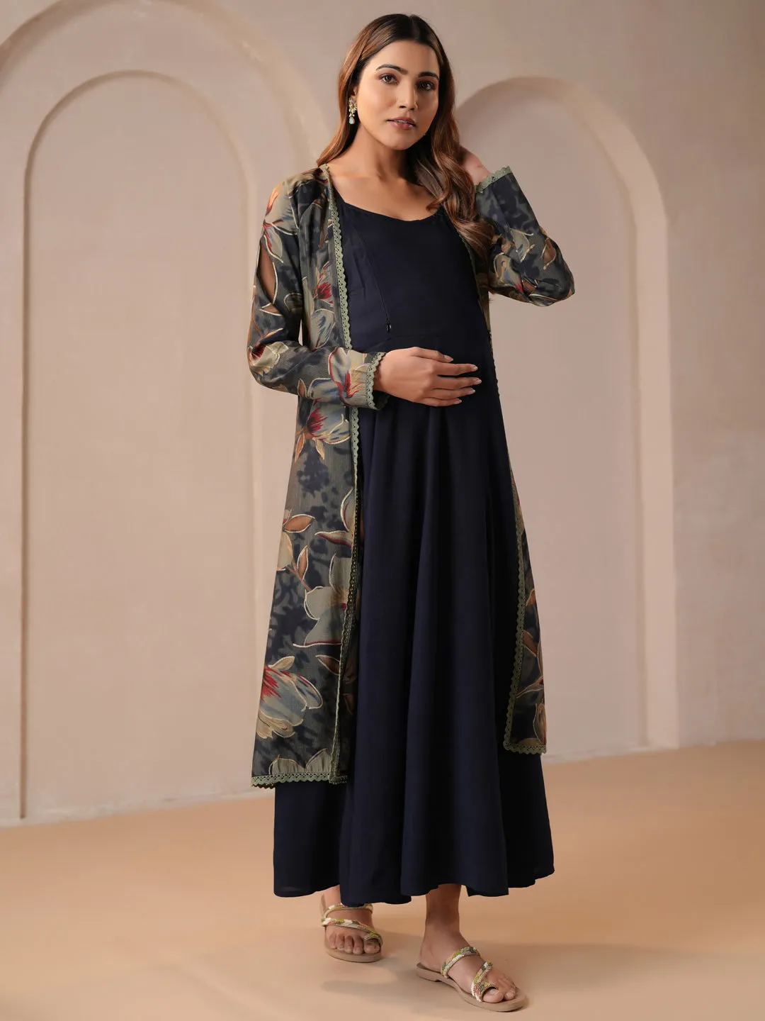 Sweetheart-Neck Women's Black Maternity Dress with Cape Jacket