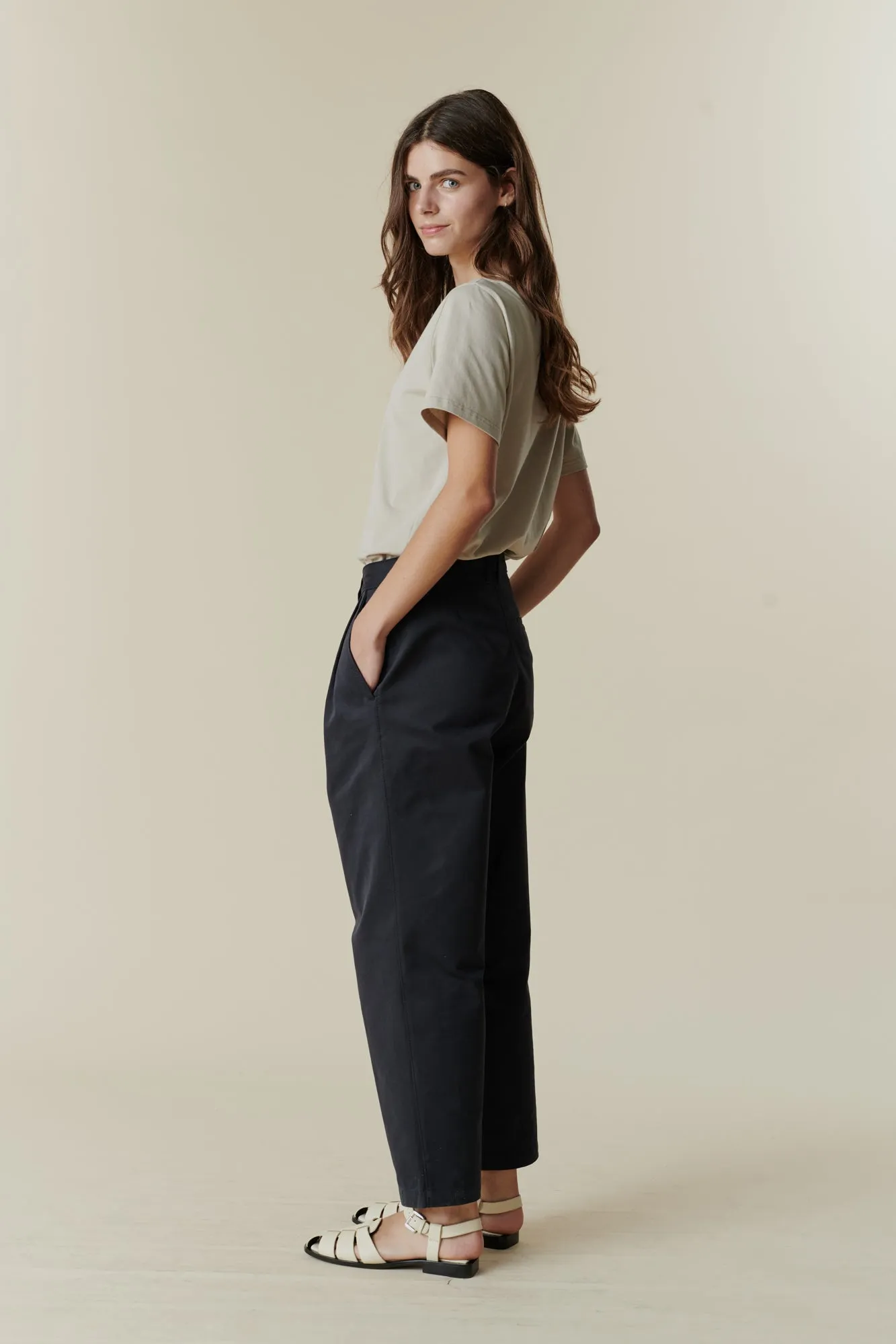 Stylish Wear Air Circulation Women's Pleated Trousers- Navy