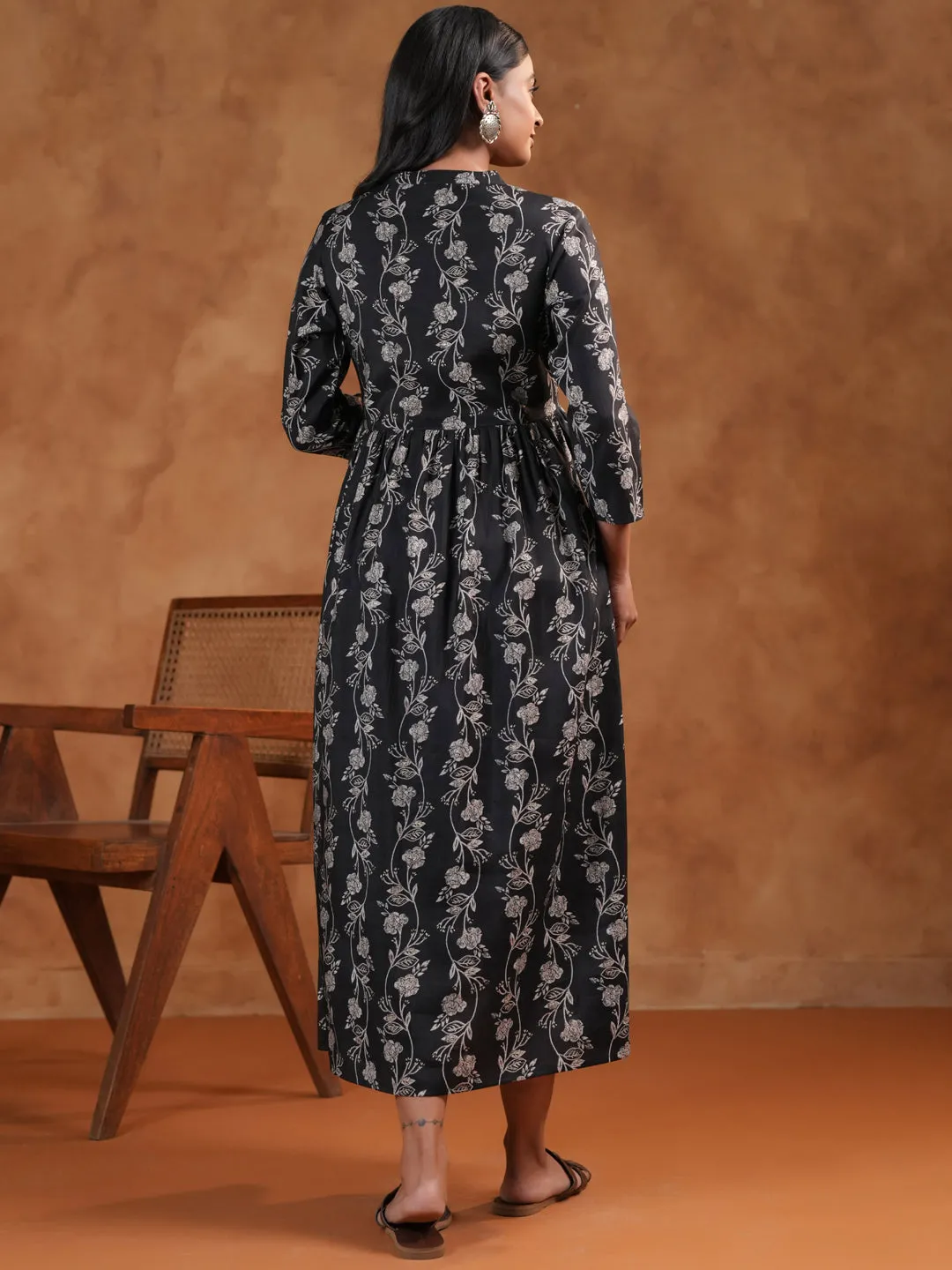 Fluid Shape Women's Silk Black Maternity Dress